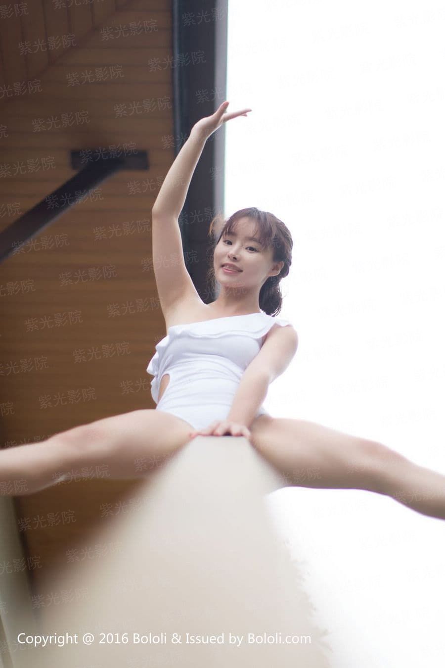 顾盼一晴夏已深
